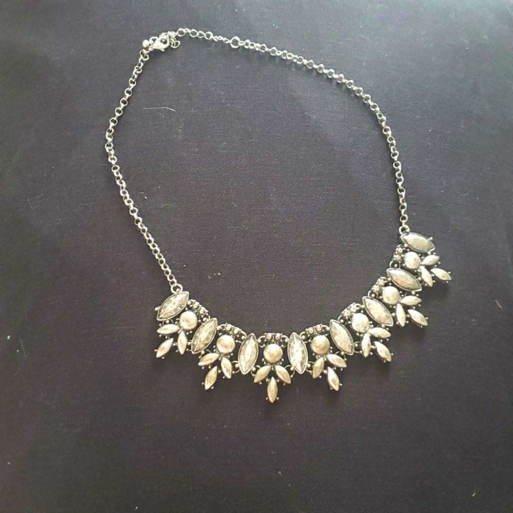 Silver faceted collar necklace
